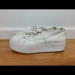 Women’s Steve Madden white sneakers